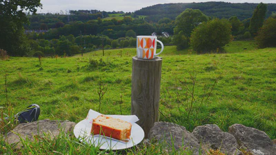 Lemon drizzle with a proper brew